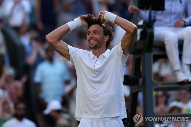 츠베레프 물리친 린더크네시