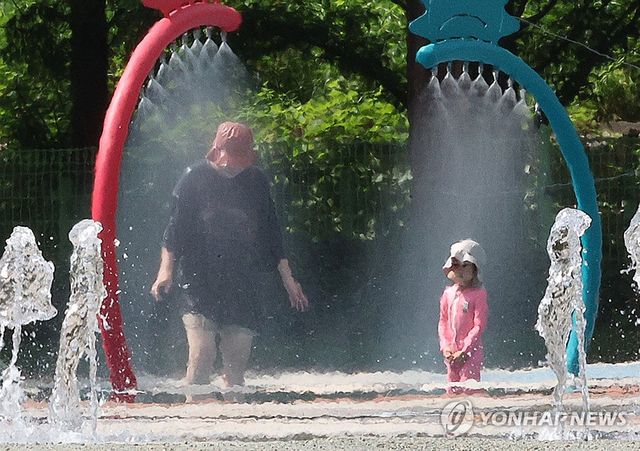 폭염 속 물놀이