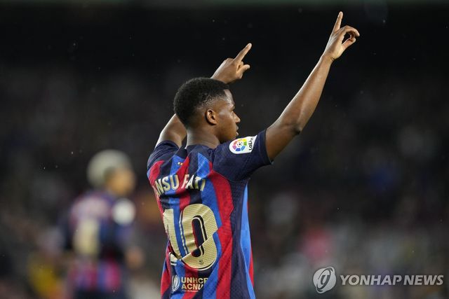 바르셀로나와 재계약 후 AS모나코로 임대 이적한 안수 파티.