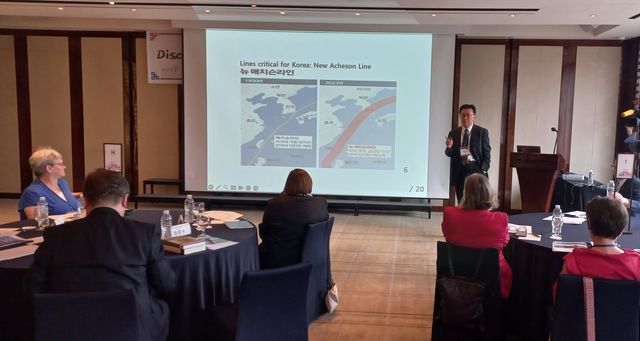 인사말 하는 한종우 WHDEF 이사장