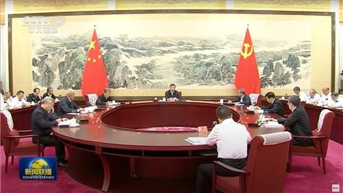 지난달 30일 중국 CCTV 메인뉴스에 보도된 당 중앙정치국 집체학습 모습