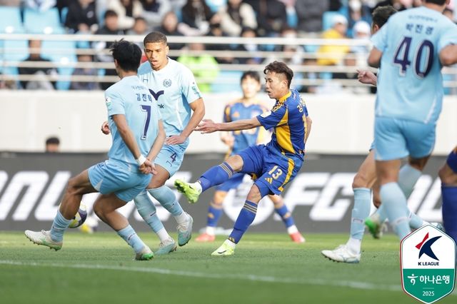 4월 13일 대구와의 경기 때 골 넣은 울산의 강상우