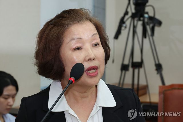 질의에 답하는 손효숙 리박스쿨 대표