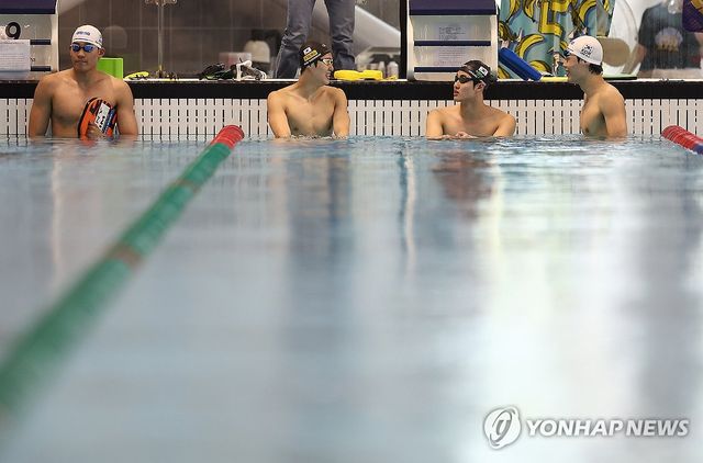 훈련 준비하는 경영 국가대표팀