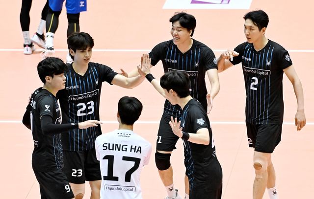 프로배구 퓨처스에 나선 현대캐피탈 선수들