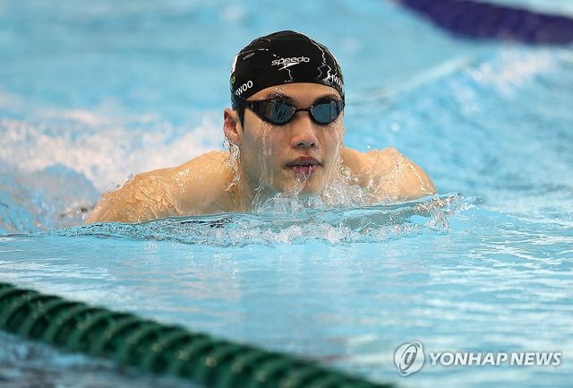 황선우 '오늘도 훈련 중'