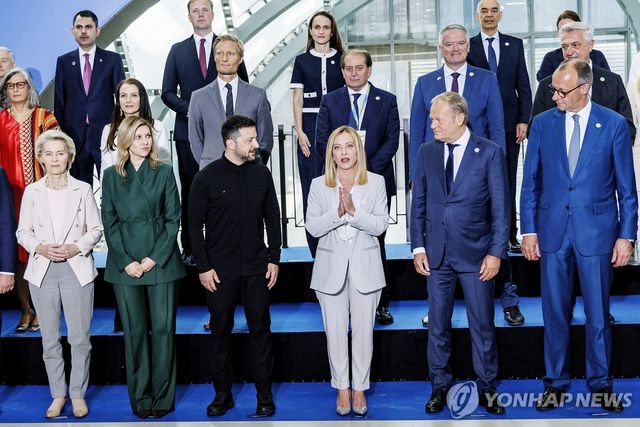 우크라이나 재건회의 참석자들