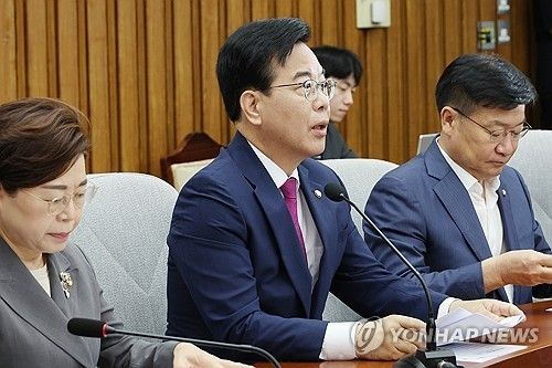 발언하는 송언석 원내대표