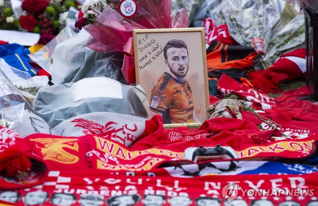 안필드에 마련된 디오구 조타 추모공간