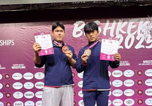 레슬링 기대주 최재노(오른쪽)