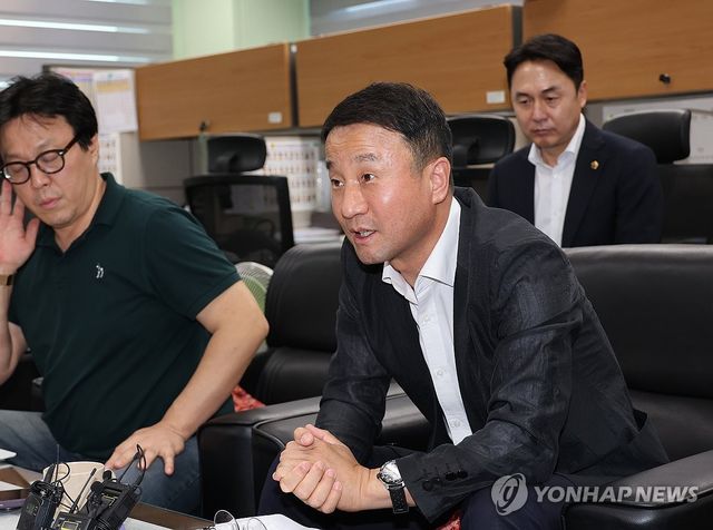 기자간담회하는 한병도