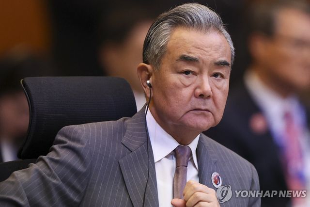 왕이 중국공산당 중앙외사판공실 주임 겸 외교부장