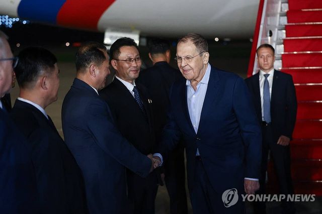 러 라브로프 외무장관 원산 도착