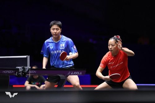 WTT 미국 스매시 경기를 벌이는 임종훈(왼쪽)과 신유빈