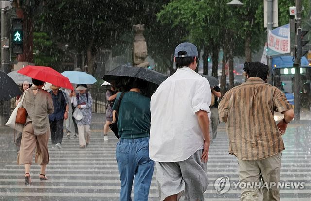 더위 식혀주는 퇴근길 소나기