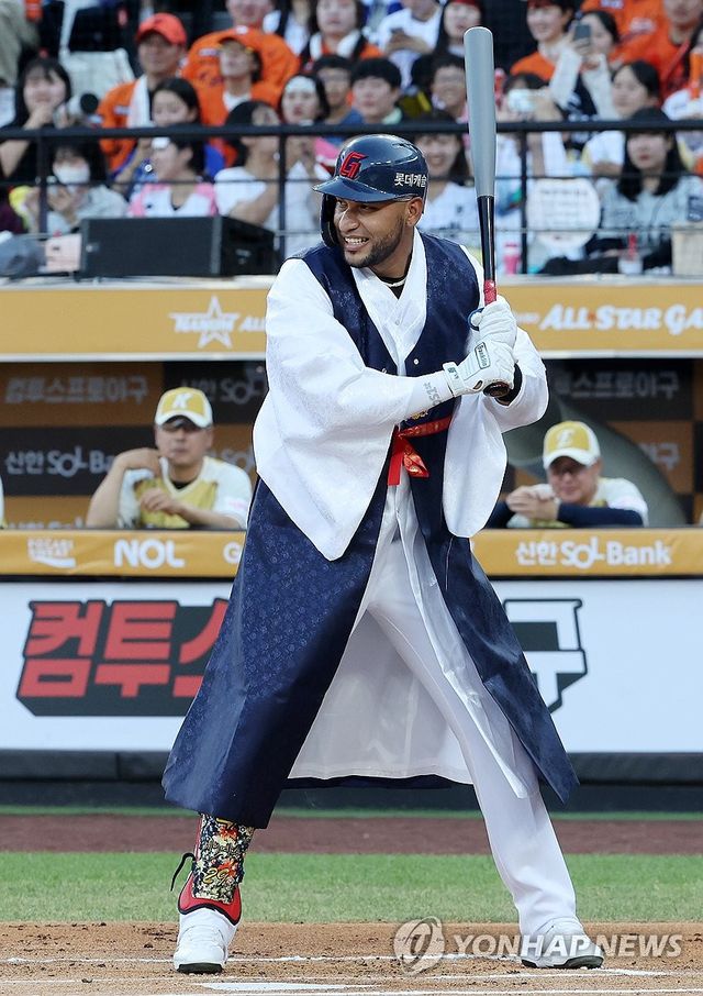 고운 한복 입고