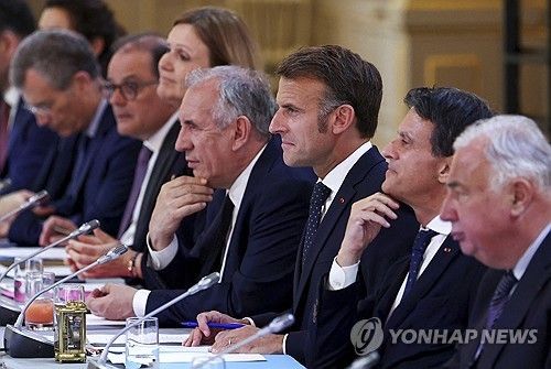 누벨칼레도니 정치 세력들과 새로운 합의 끌어낸 프랑스