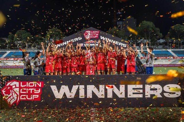 라이언 시티컵 우승을 차지한 여자 U-15 대표팀의 세레머니 장면.