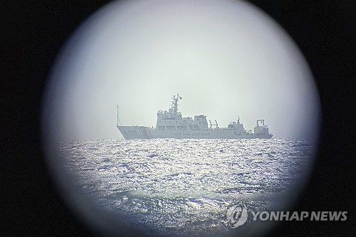 남중국해 항행 중인 중국 해경선 