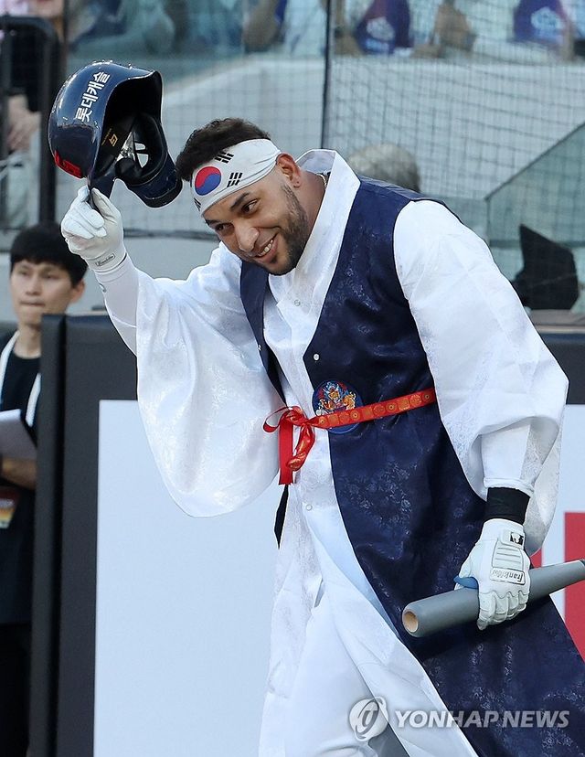 고운 한복 입고