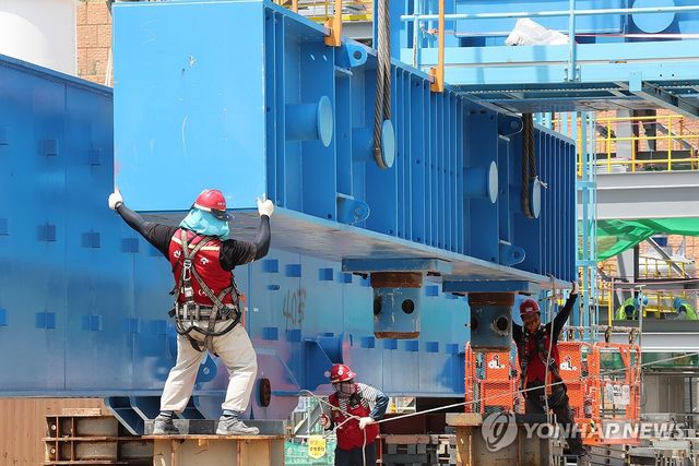 폭염 속 건설현장