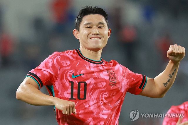 세리머니 하는 이동경