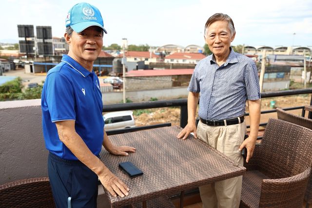 2014년 7월 '남수단 올림픽위원회' 창립 멤버 임흥세(왼쪽)-김기춘(오른쪽)