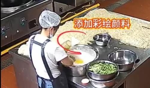 '집단 납중독' 中 유치원 급식 조리 장면