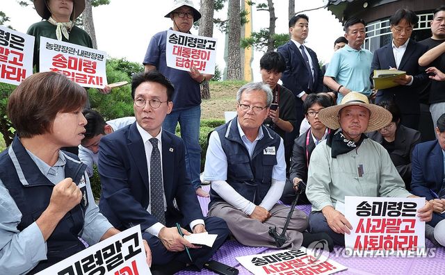 지난 4일 농민단체 면담하는 김민석 국무총리