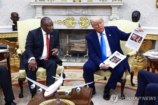 트럼프, 정상회담서 동영상 틀며 '남아공 백인학살' 의혹 추궁