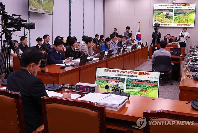 김기현 의원 질의 경청하는 정동영 통일부 장관 후보자