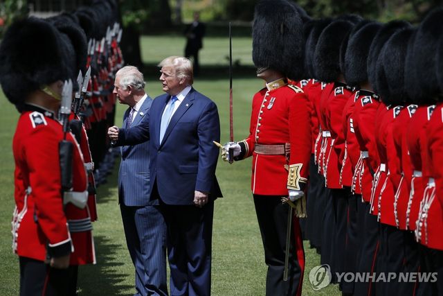 2019년 국빈 방문 당시 트럼프 대통령과 찰스 왕세자(찰스 3세)