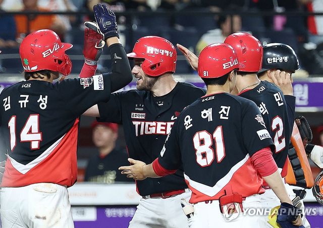 위즈덤 만루홈런