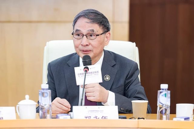 정융녠 중국 정부 고문겸 홍콩 중문대 교수