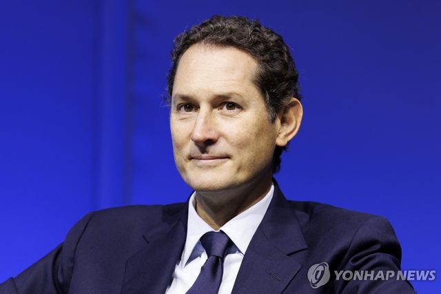 존 엘칸 스텔란티스 회장