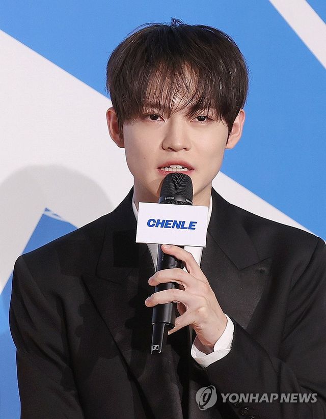 새 앨범 소감 밝히는 천러