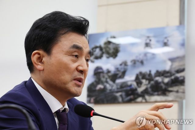 안규백 국방부 장관 후보자, 의원 질의 답변