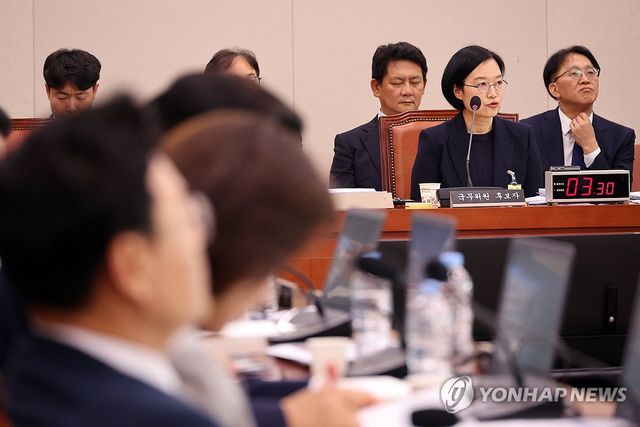 답변하는 한성숙 후보자