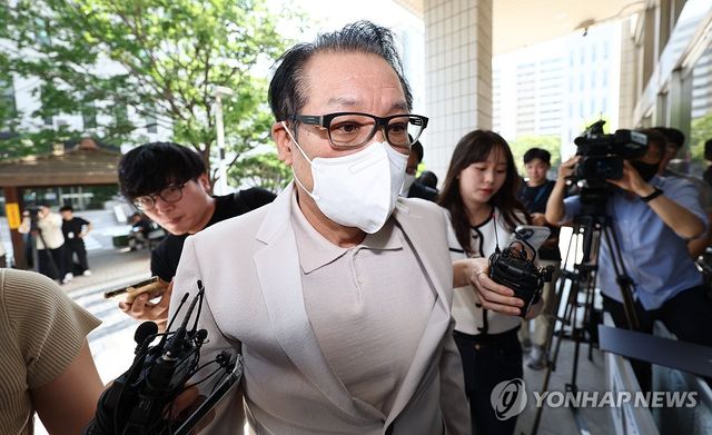 공천헌금 의혹 공판 출석하는 '건진법사' 전성배 씨