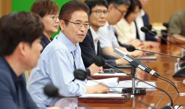 이철우 경북도지사, 간부회의 주재