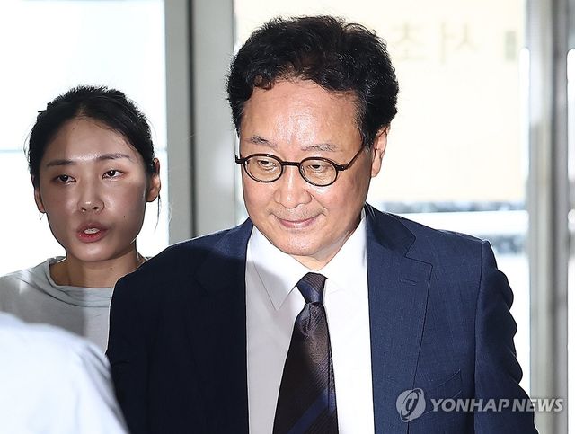 특검 조사 출석하는 왕윤종 전 국가안보실 3차장