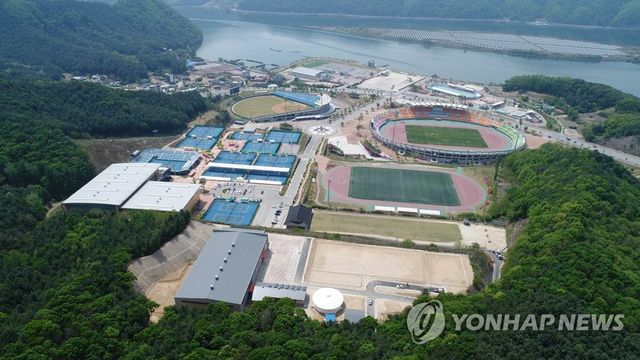 송암스포츠타운 전경(사진 맨왼쪽이 테니스장)