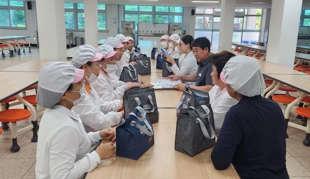 폭염 대응 용품 전달