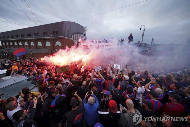 크리스털 팰리스, UEFA에 항의