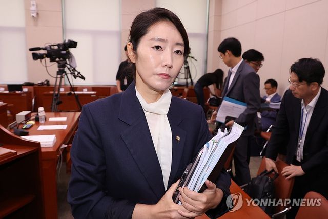 오전 청문회 마친 강선우 후보자