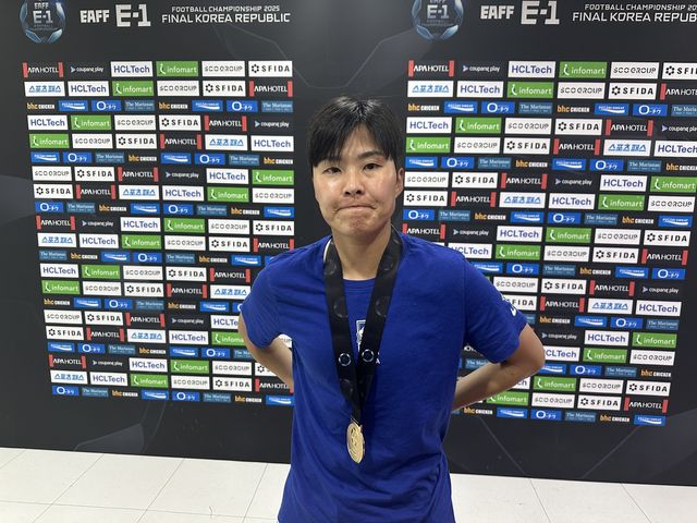 우승 메달 목에 건 지소연