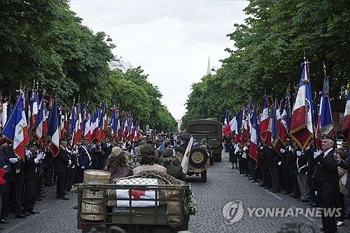 지난 5월8일 파리에서 열린 승전 기념식