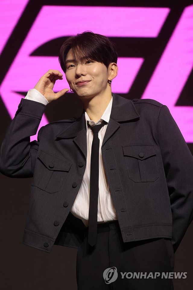 포즈 취하는 '몬스타엑스' 기현