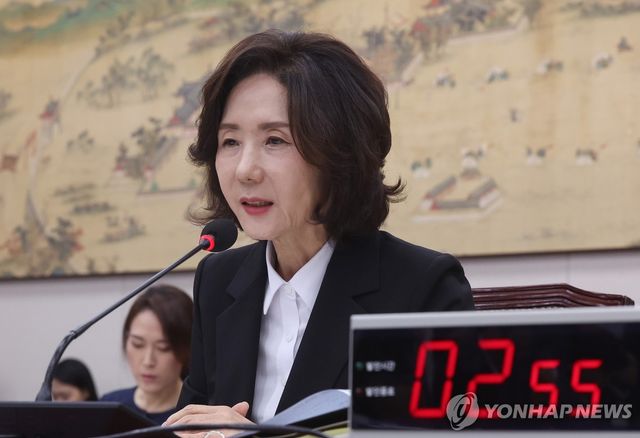 답변하는 이진숙 후보자