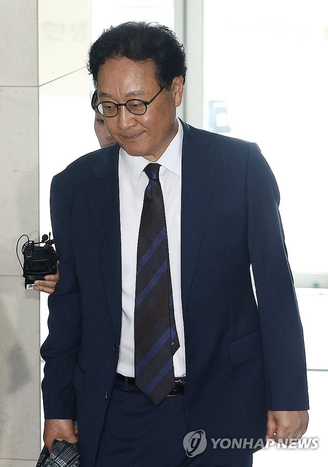 특검 조사 출석하는 왕윤종 전 국가안보실 3차장